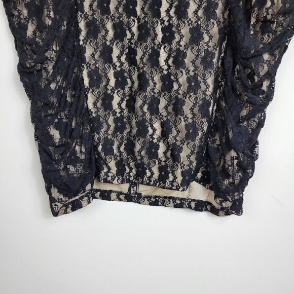 Torrid Floral Pencil Skirt. Tan & Black 28#023 - Picture 4 of 12